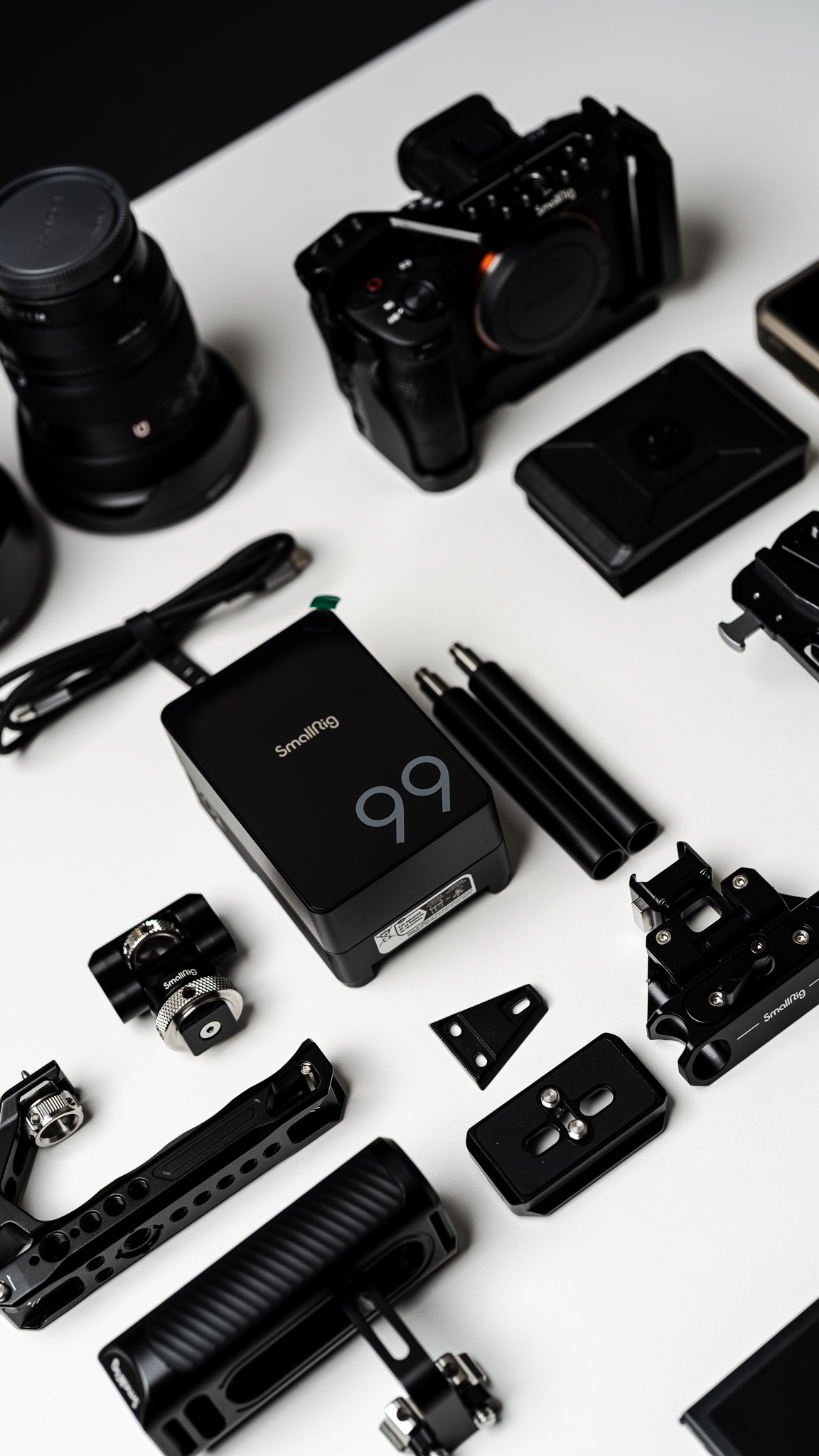 Mini V-Mount Battery VB99 Pro - Compact Power Solution Mini V-Mount Battery VB99 Pro - Compact Power Solution
